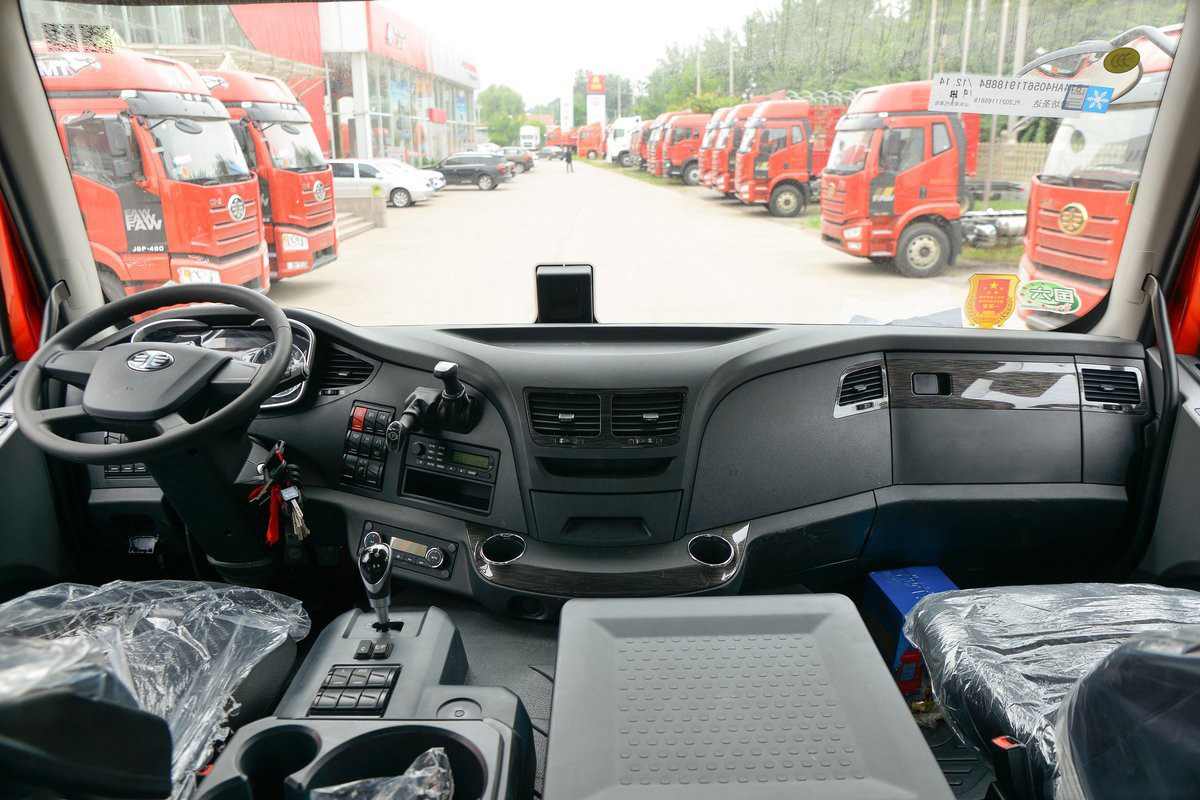 Faw Jiefang New J6P Heavy Truck 460 Horsepower 6X4 Faw Truck Tractor