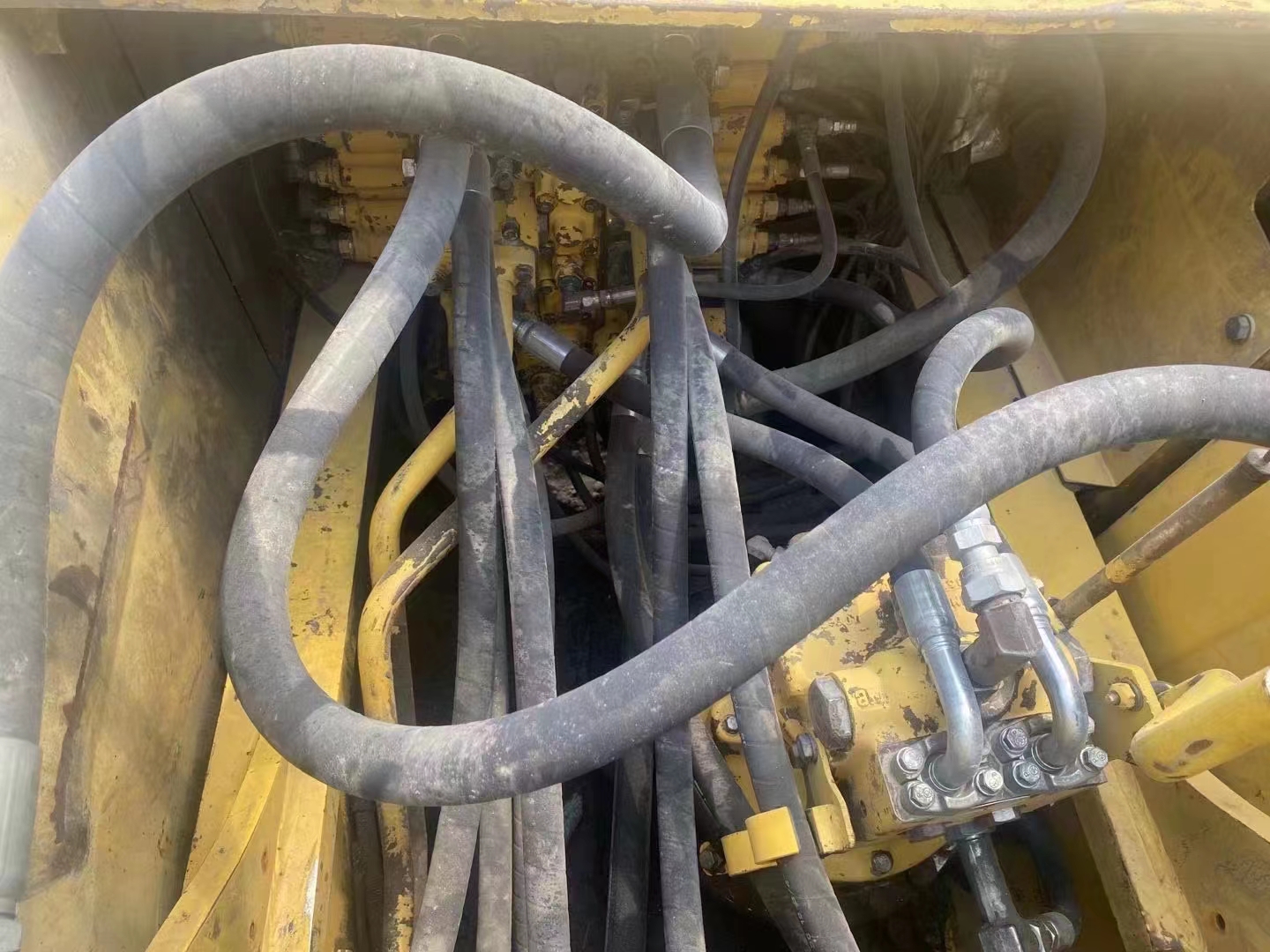Max Digging Radius 9940mm Komatsu 240 Secondhand Excavator 123kw Power