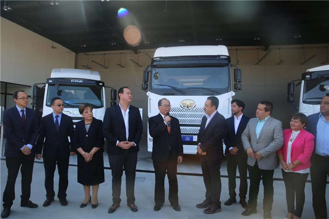 FAW JIEFANG JH6 Ten Wheels 6x4 Trailer Truck Head For Modern Transportation Heavy Equipment