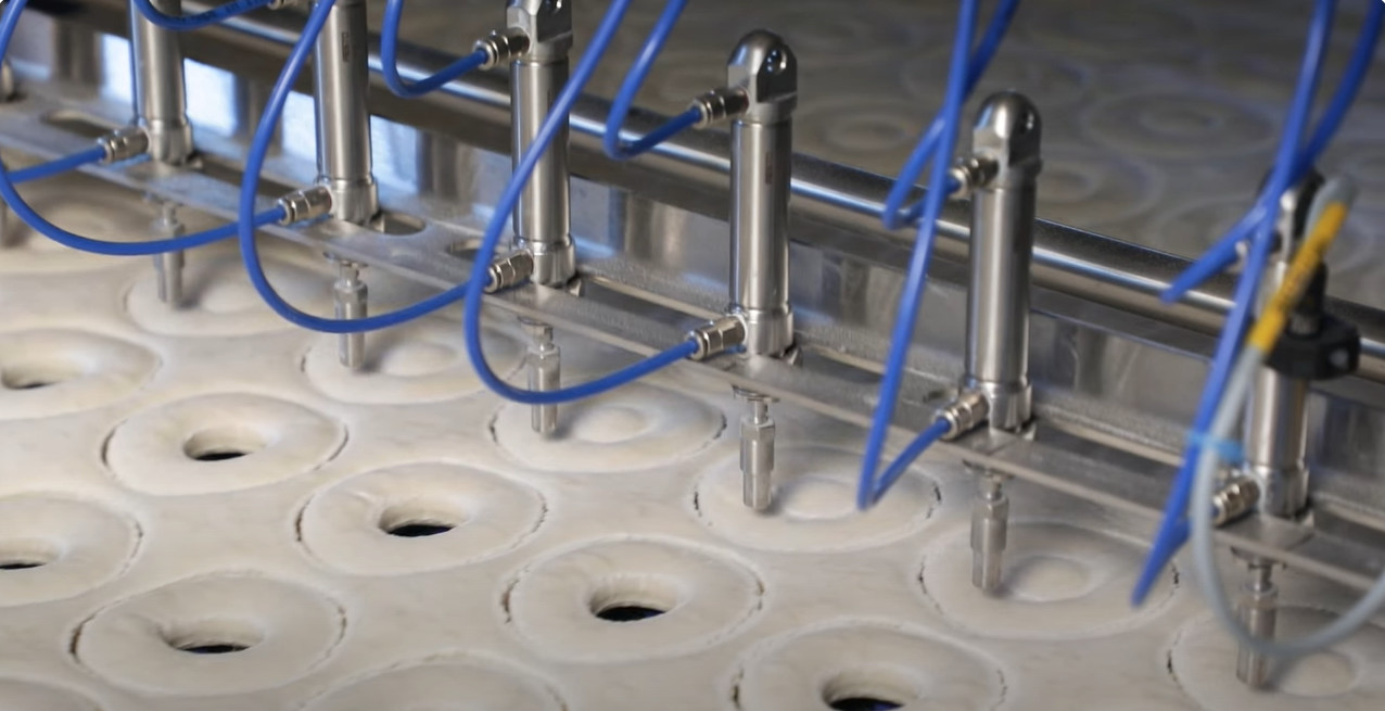 High Capacity Donut Production Line Semi-Automatic Donut Molding Line For Food Factory
