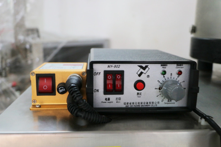 HMI OPERATION Full automatic chewing gum packaging machine With Counting