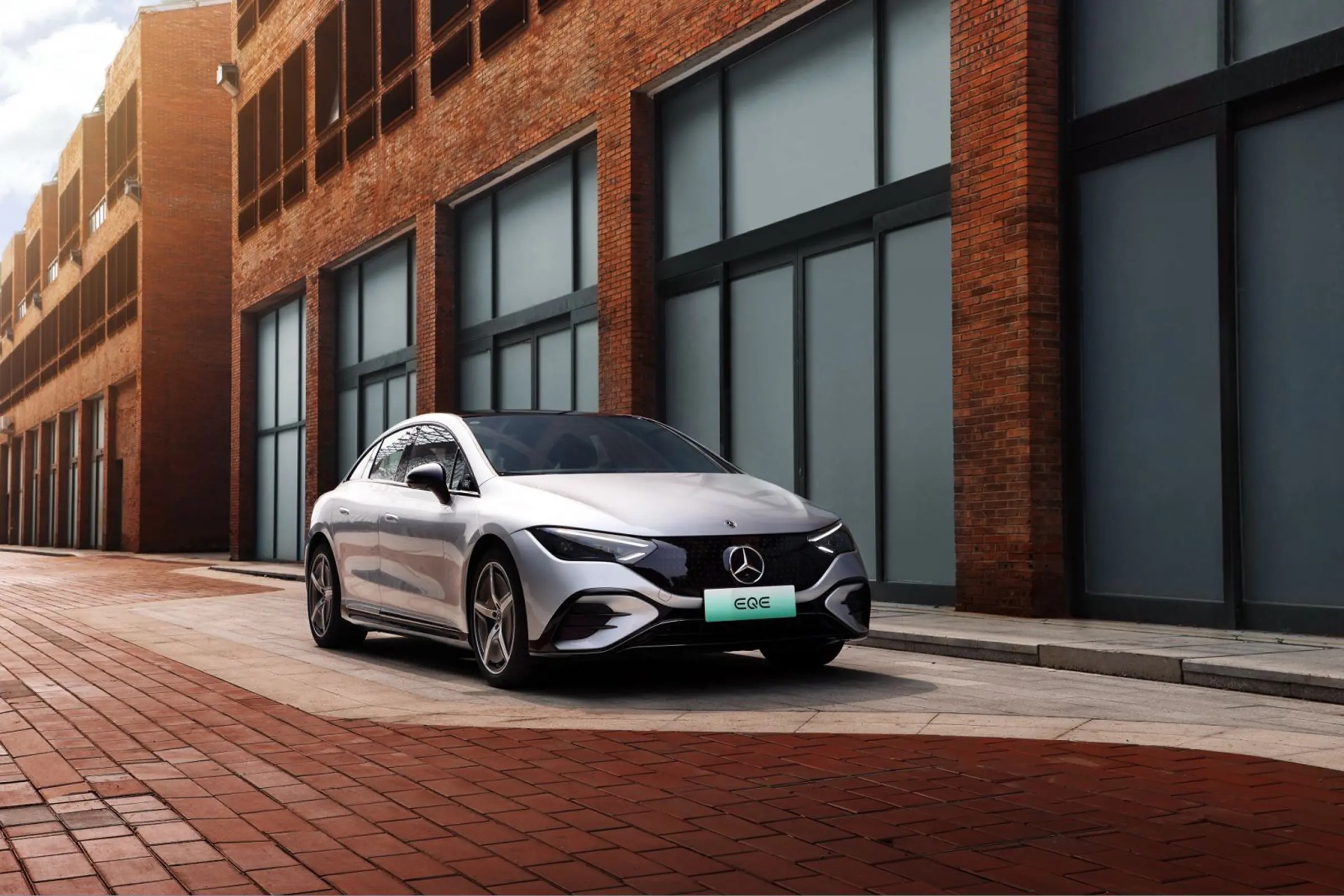 EQE 350 Mercedes Benz Electric Vehicle 5 Seats High Performance Electric Car 180km/h