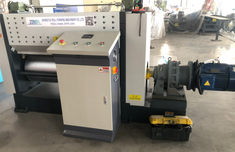 Metal embossing machine