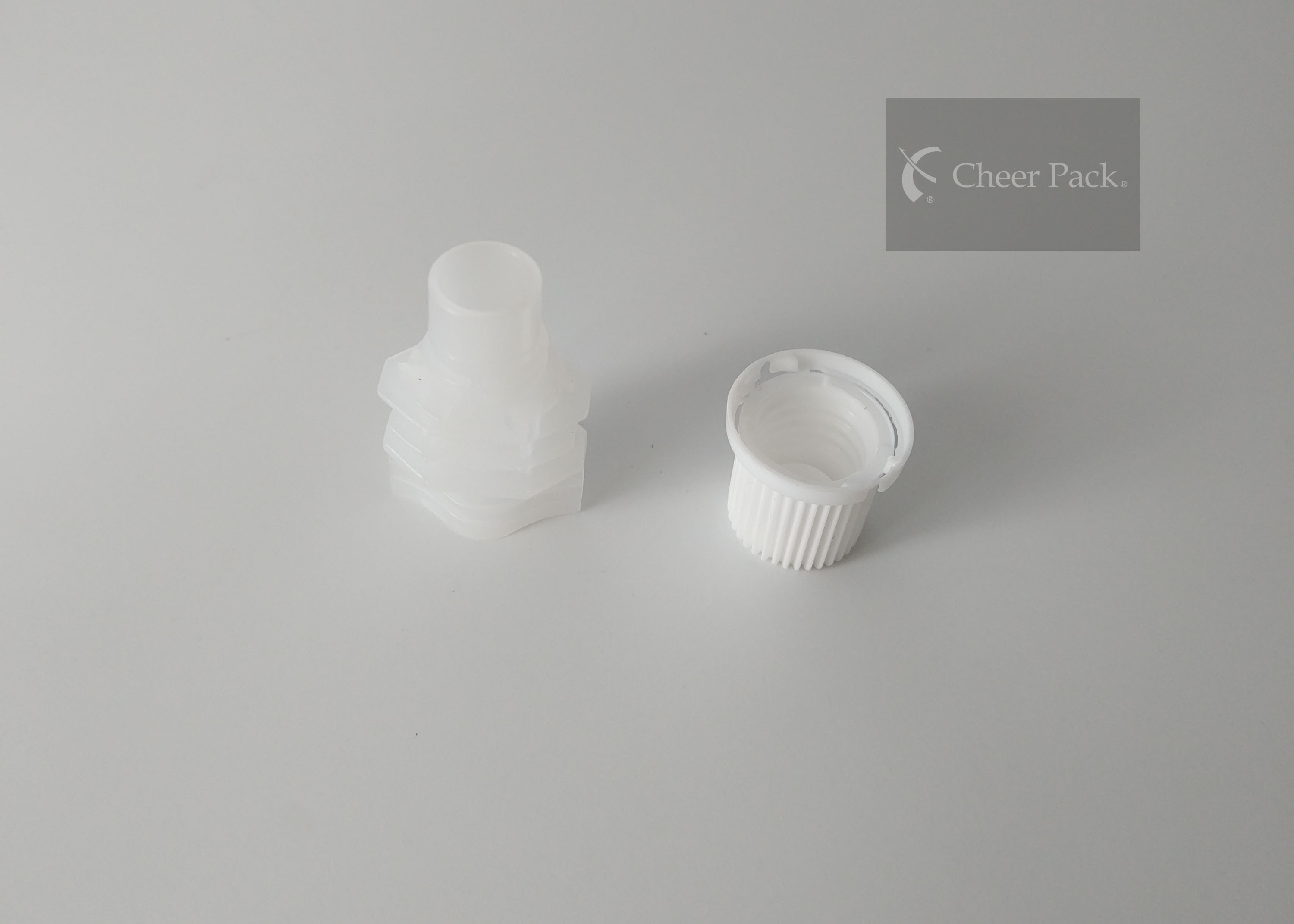 PE Material 8.6mm Flip Spout Cap For Beverage Pouch Packing , Professinal Customized