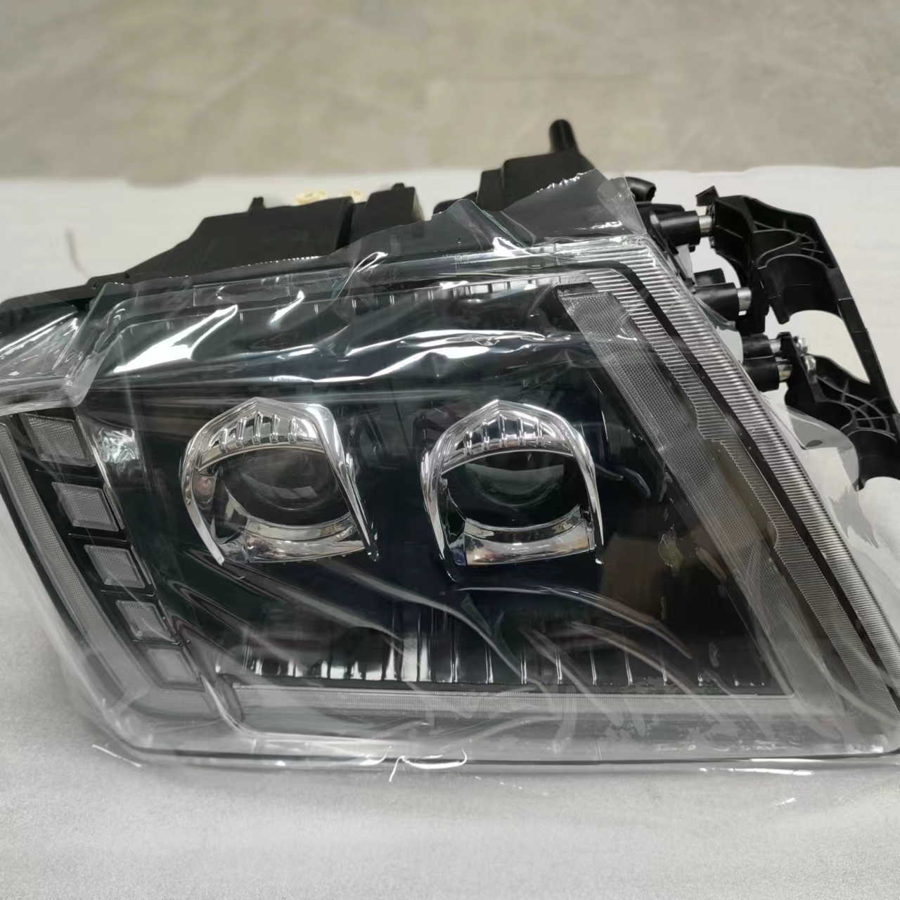 Volvo Heavy Duty Fh3 Fm3 Fh16 Truck Headlight Assembly with OEM No. 21035537 21035638
