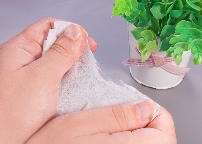 Embossed 30gsm Nonwoven Spunlace Fabric For Face Masks