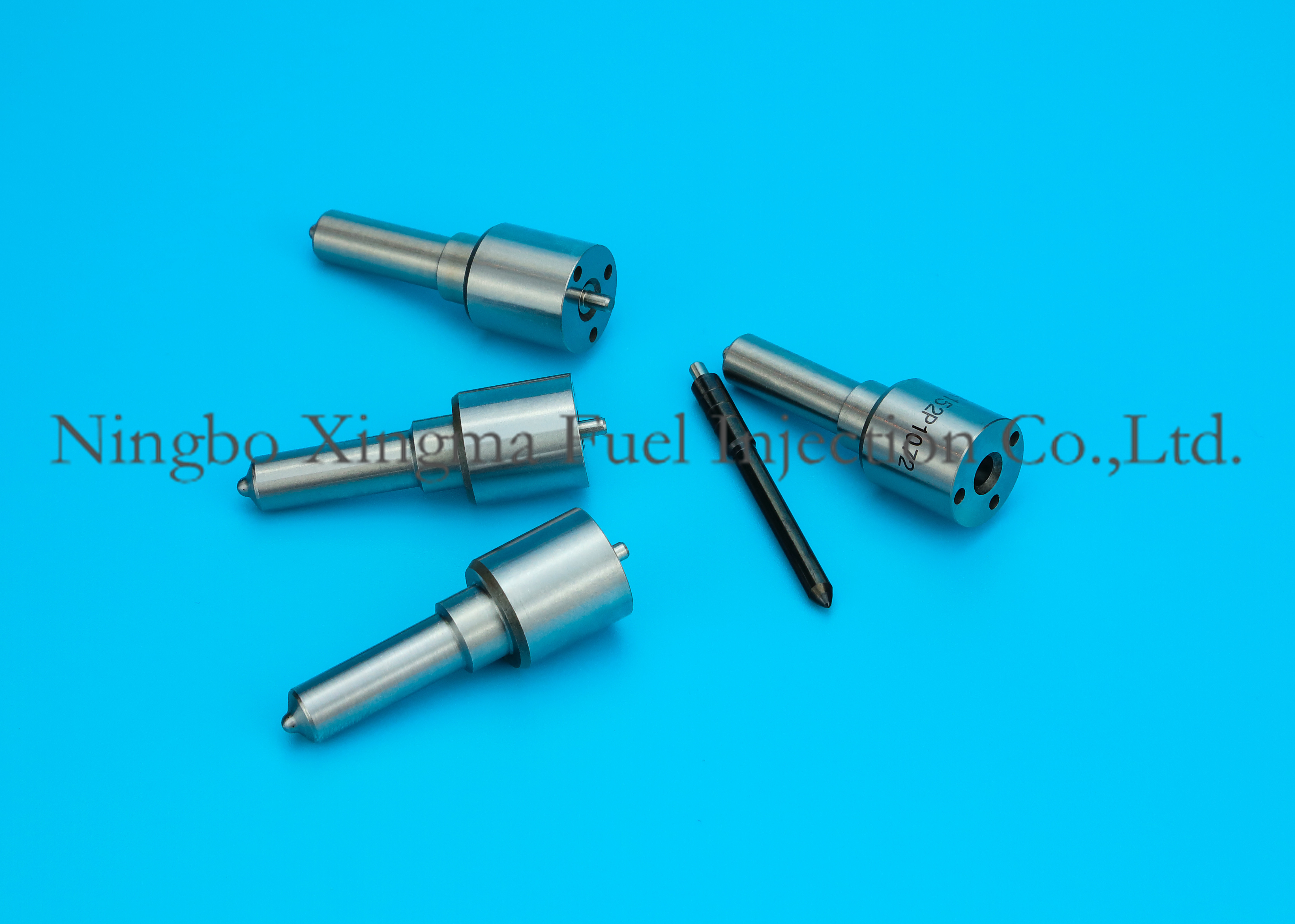 Denso Injection Pump Parts Nozzles Common Rail For Mercedes Benz Engine DLLA152P1072