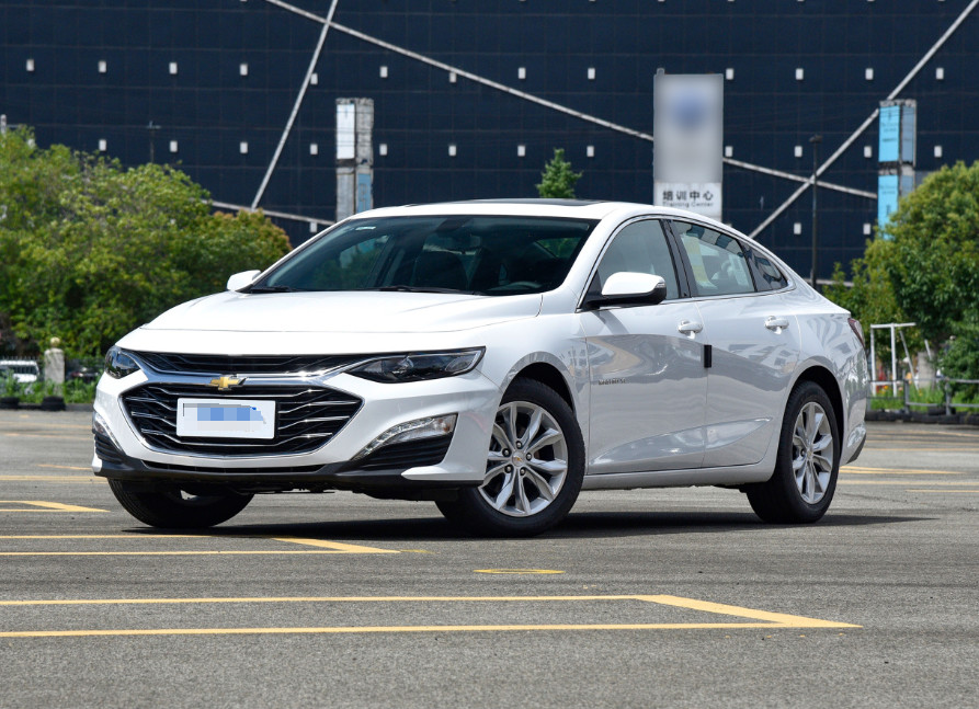 Gasoline Chevrolet Malibu Sedan Car 5 Seat Two Wheel Drive 4×2