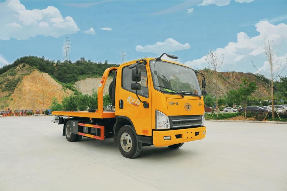 4700mm Wheelbase 6-Tire Dongfeng 4x2 Road Emergency Wrecker Truck Flatbed Lift Trailer