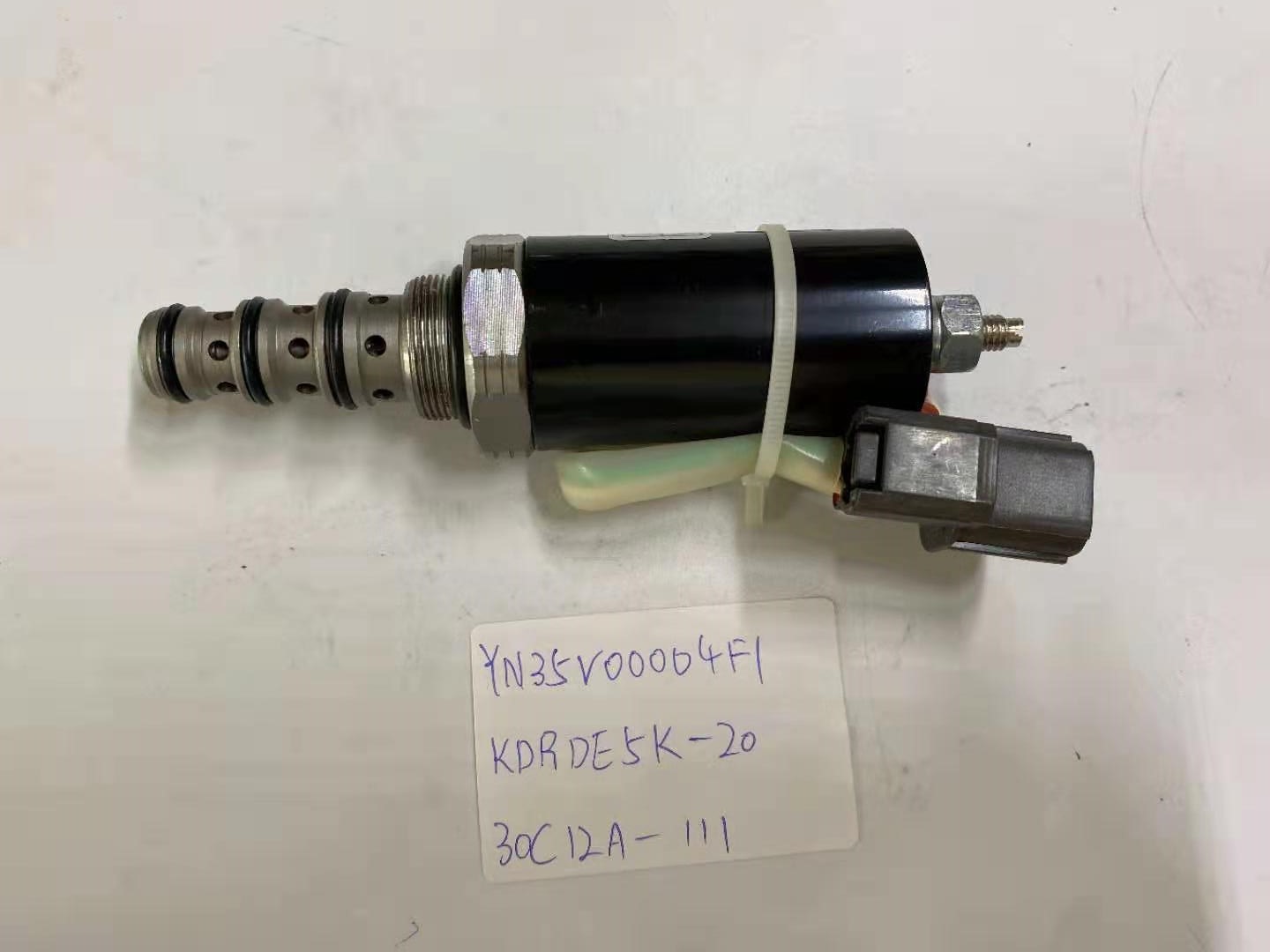 SK200-2 XCG220/230/240 Hydraulic Pump Solenoid Valve YN35V00004F1 KDRDE5K-20 30C12A-111