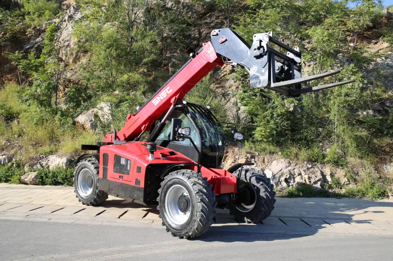 Versatile SNSC Telescopic Boom Forklift With 2/3 Stage Mast And Diesel Power