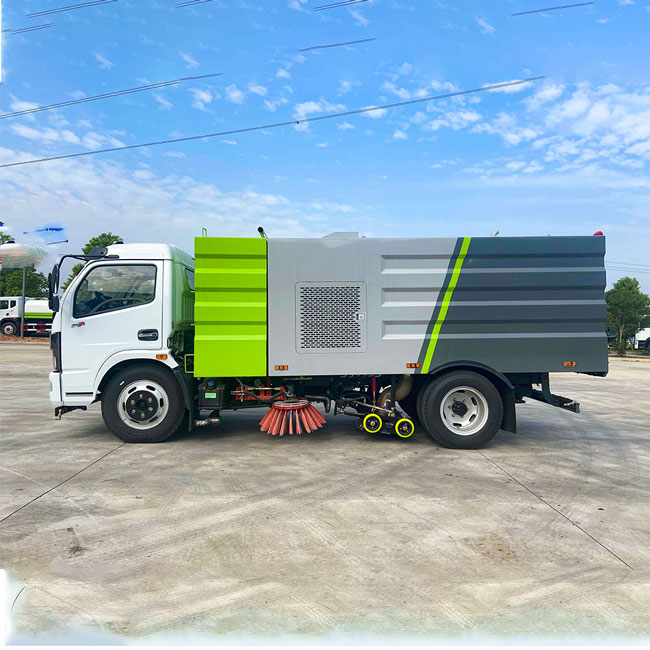 Customized Dongfeng 4x2 8 CBM Road Street Cleaning Sweeper Truck