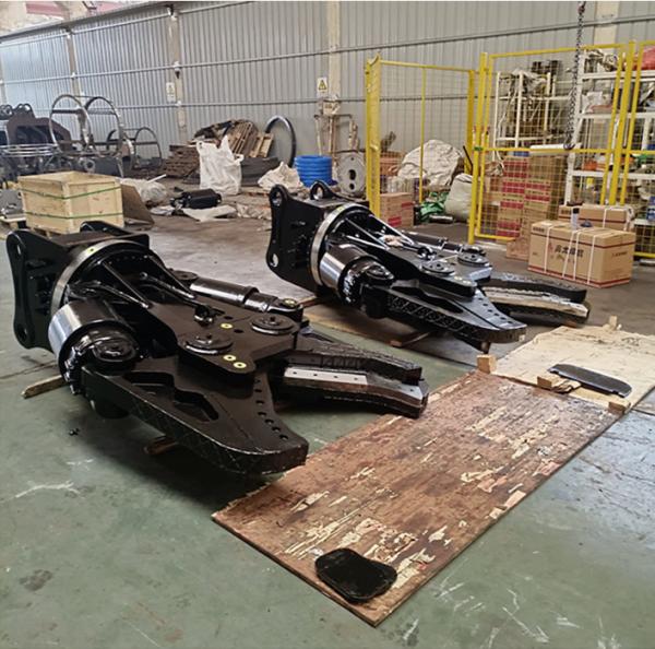 Black 330 Bar Demolition Cutter 27000kg Yakai CTHB Excavator Stump Hydraulic
