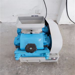 China Sand Hard Stone Mpg Roller Mill Crusher Machine 500kg/H on sale