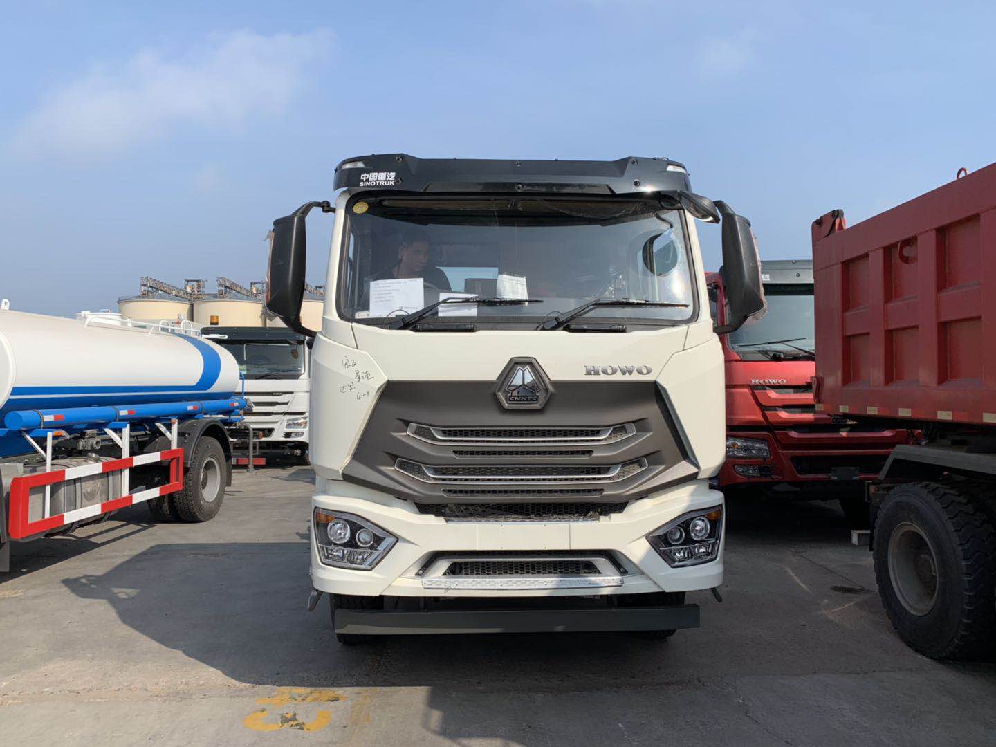 Sinotruk Howo 6X4 Bulk Cement Tank Truck dry mortar silo Bulk Dust powder material transportation vehicle camiones cisternas