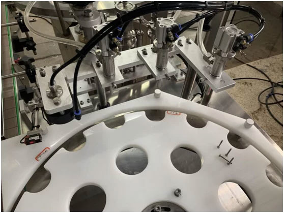 High Accuracy Automatic Peristaltic Pump Filling Machine For Liquid
