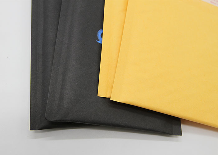 Matte Surface Kraft Paper Bubble Mailers Padded Envelopes Custom Size Light Weight