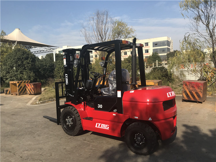Automatic Transmission Diesel Forklift Truck With Optional Isuzu Engine