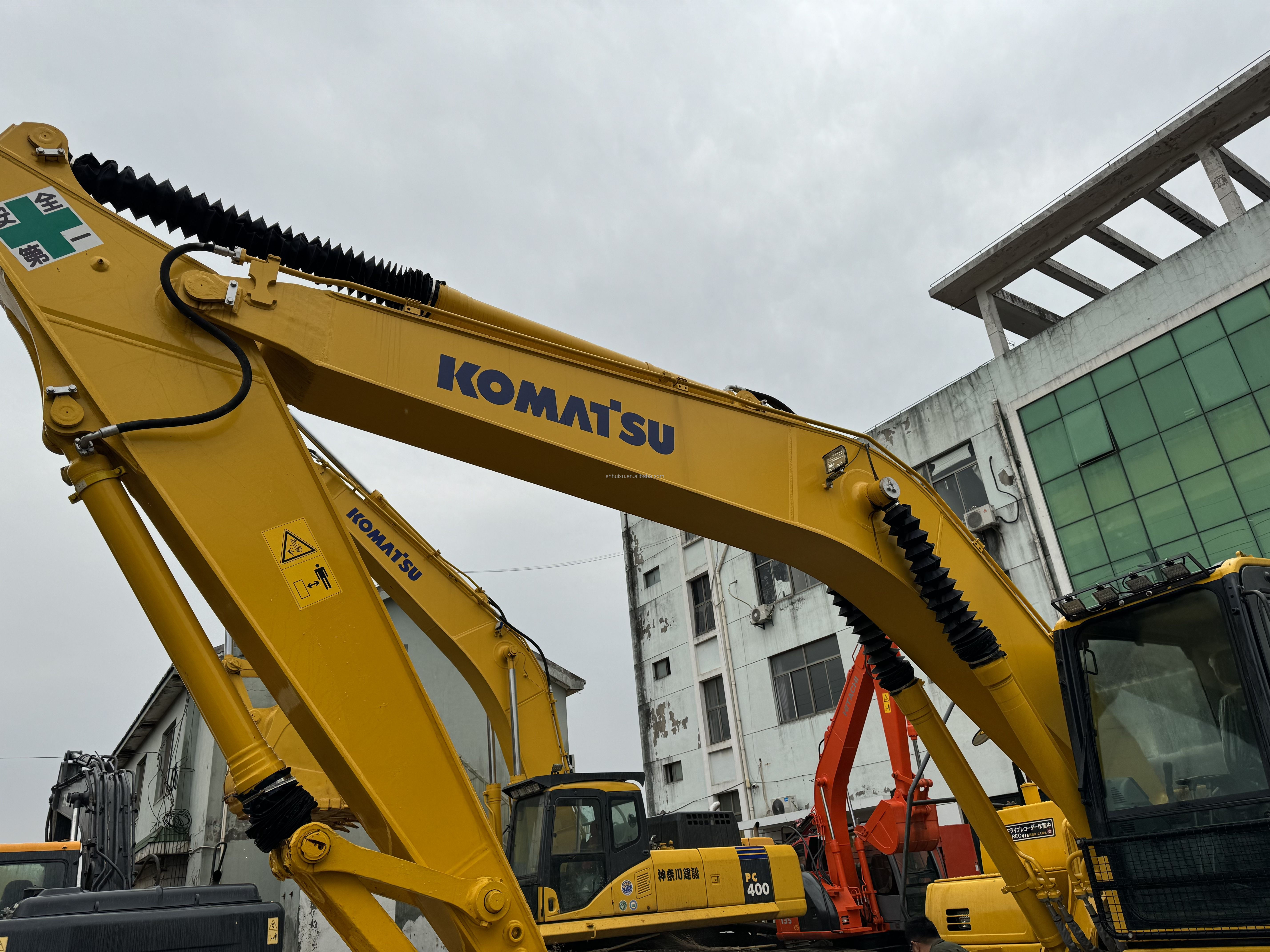 Used machinery komatsu pc200 excavator second-hand excavating machinery