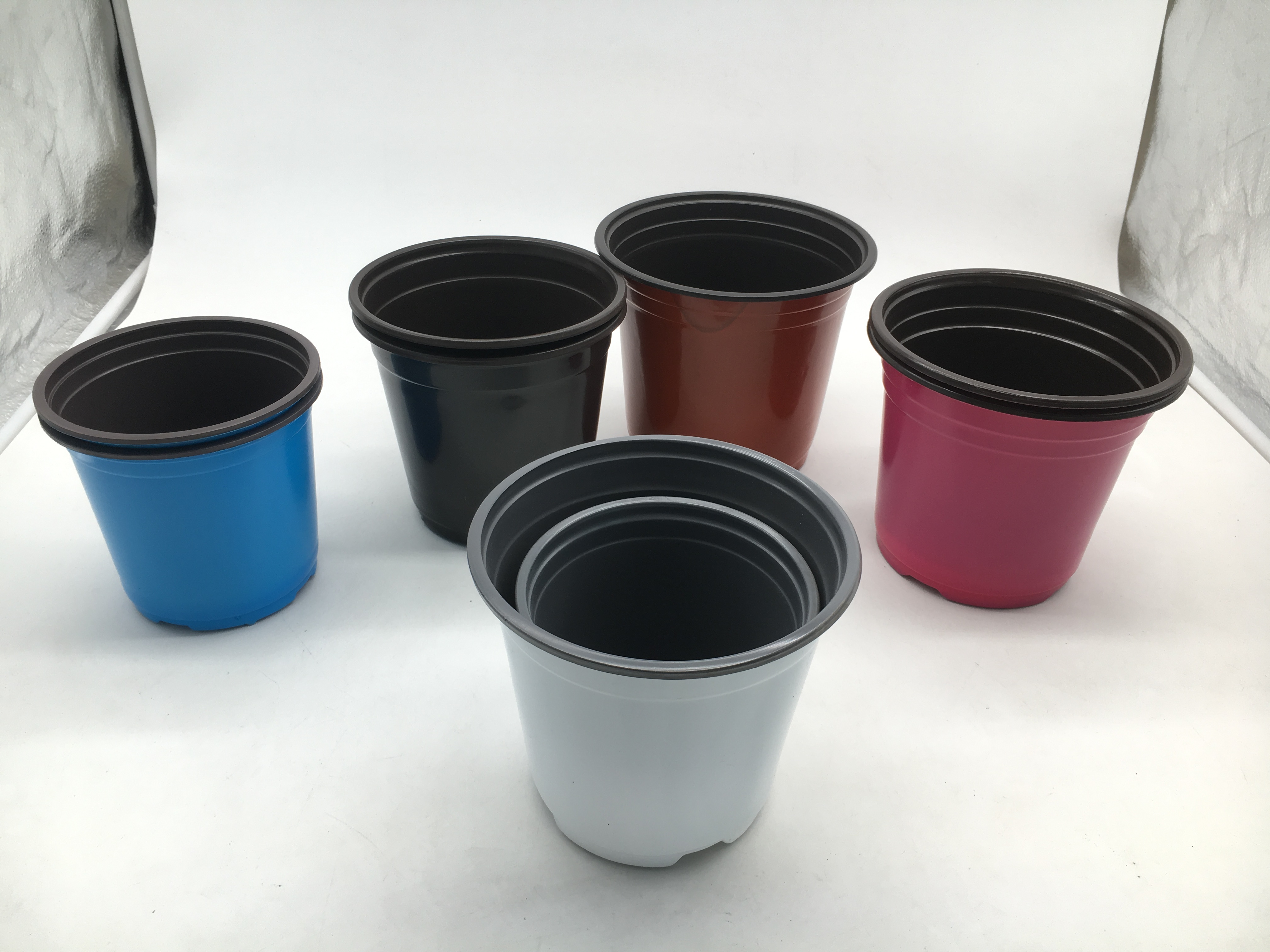 Garden plastic flower pot blue color and a variety size are available