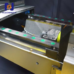 VMC1160 CNC Vertical Milling Center Machine With 3 Axis 4 Axis 5 Axis