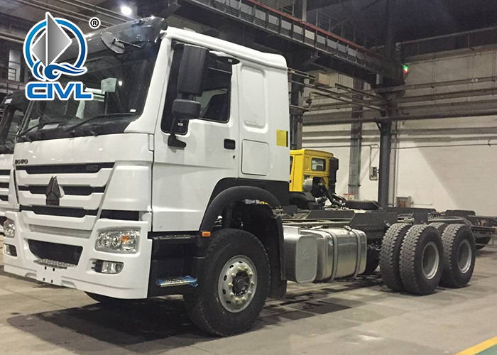 White color RHD Heavy Duty Dump Truck 6X4 Drive Type 15M3 30T load capacity