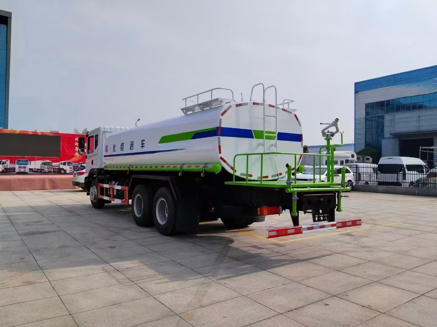 Dongfeng Huashen T5 6x4 19100L Water Transport Vehicle Price