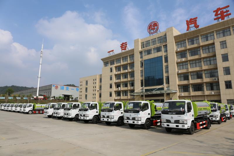 4x4 LHD Manuel Transmission Heavy Duty Muck Cargo Truck for Transporting Bulk Material