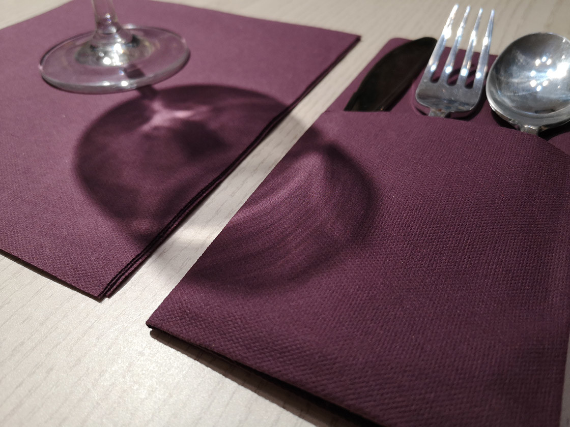 Nicely Waterproof Holiday Disposable Party Paper Tablecloths All Seasons