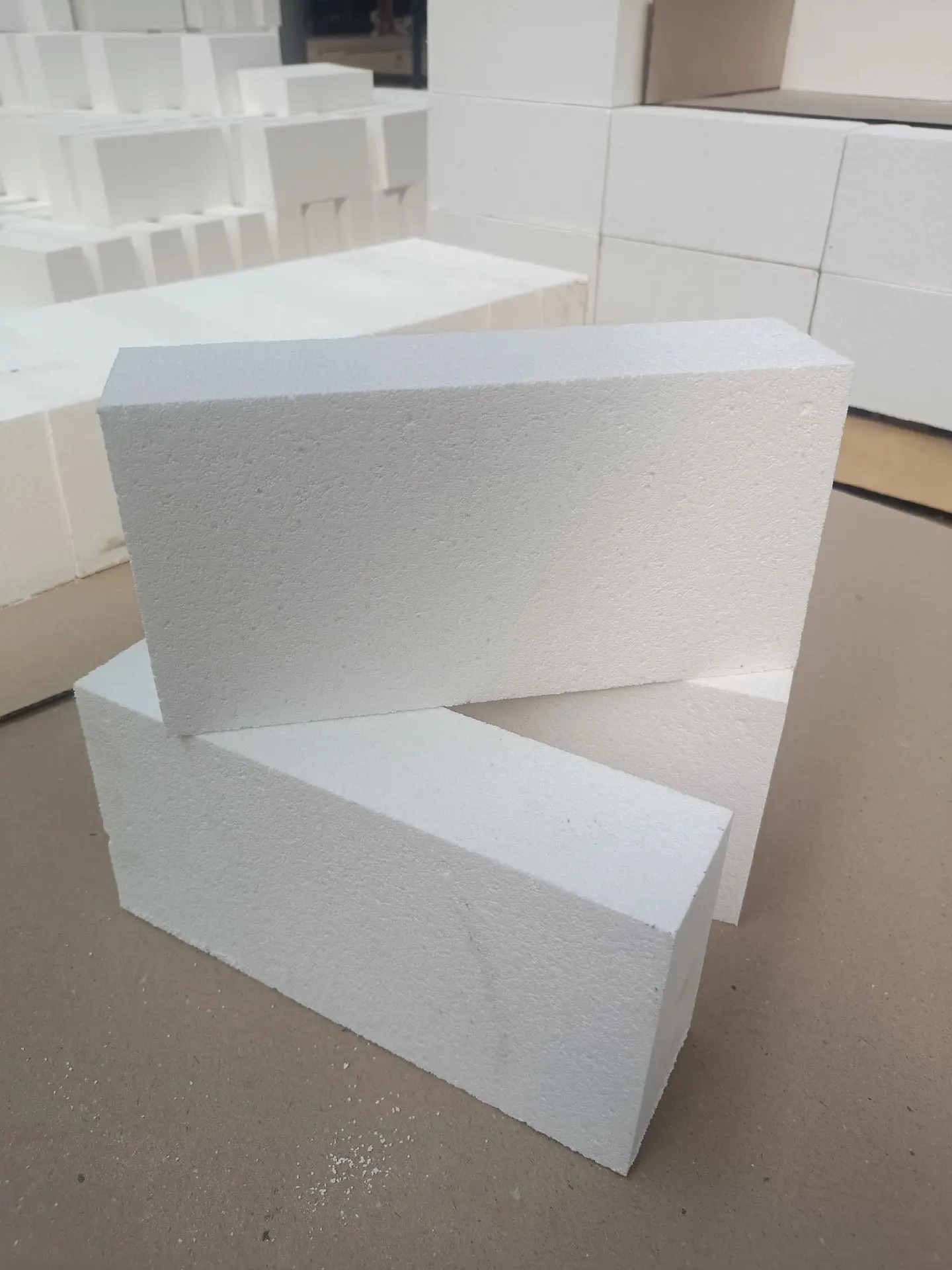 High Mechanical Strength Bubble Alumina Insulation Brick for Temperature Applications
