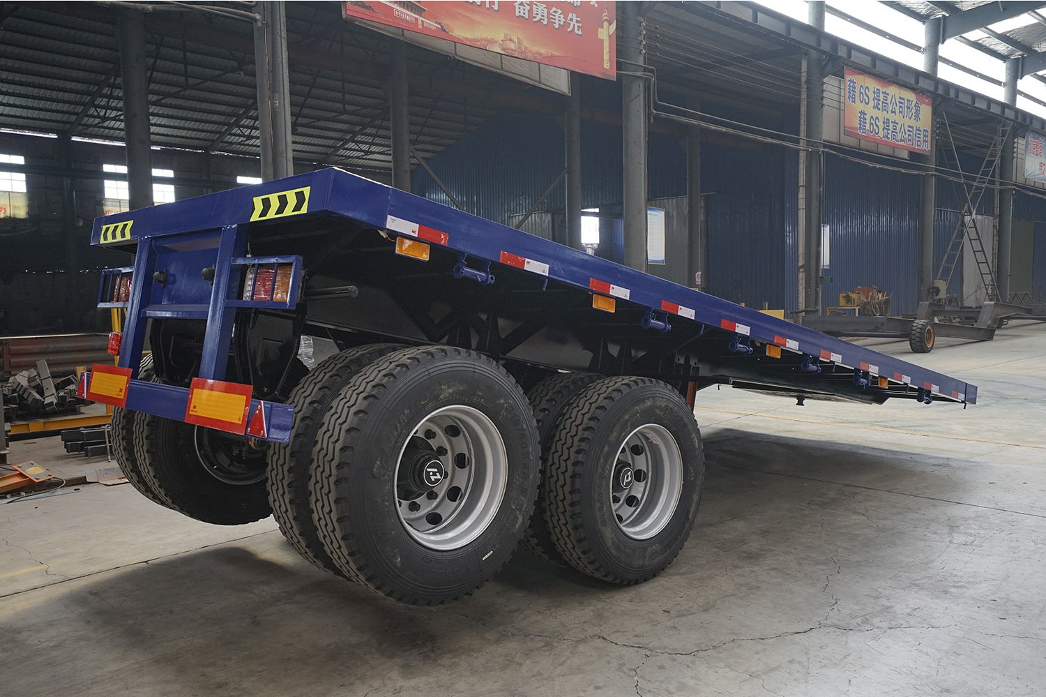 Truck Trailer Two Axles 20FT Container Flatbed Type with Light Tare Weight of 4 Ton