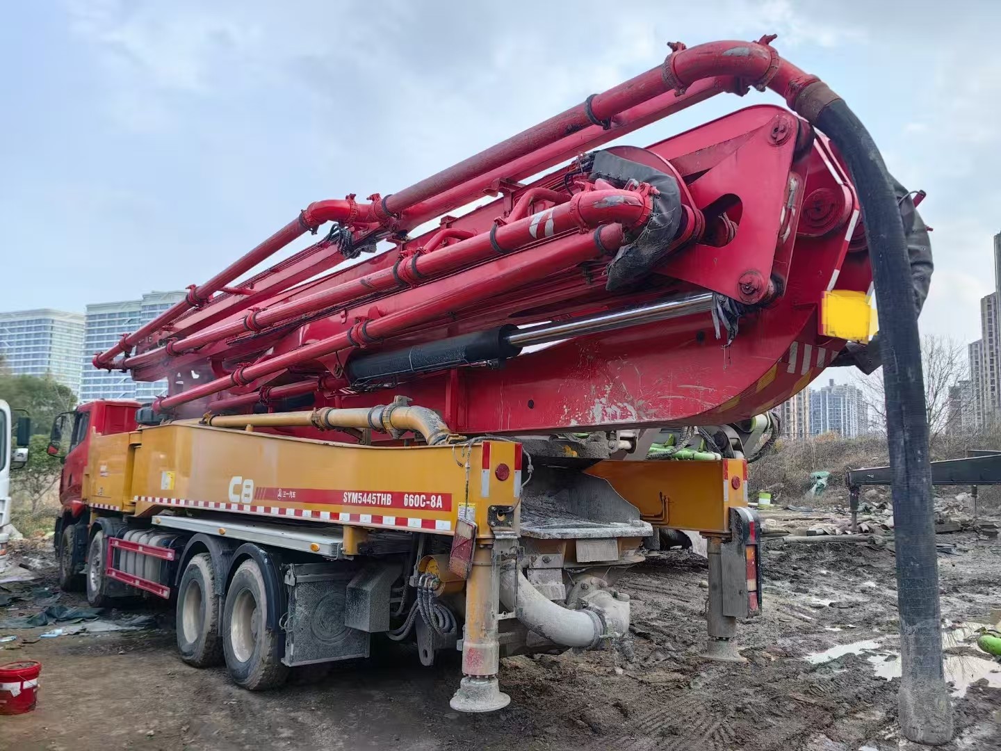 Used 56m concrete pump truck with Sany self-made chassis,