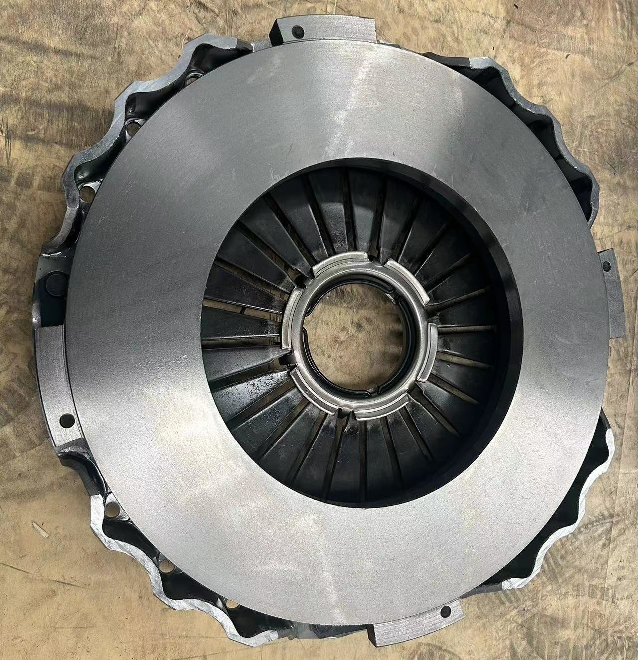 Clutch Pressure Plate Assembly WG9925160611/2 HOWO Truck Parts