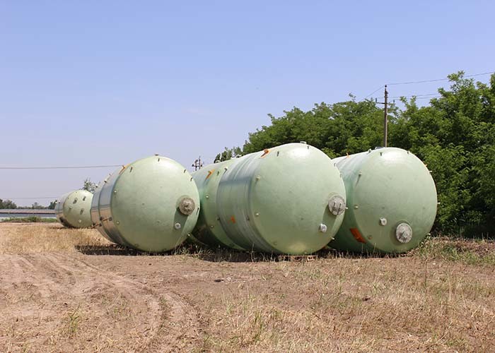 Vertical Harmless Water Treatment Smooth FRP Storage Tank Cross Wound Antiseptic