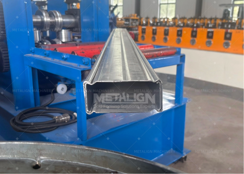 Heavy Duty Box Beam Roll Forming Machine with 13 Forming Stations 70mm Shaft and 5.5Kw Motor