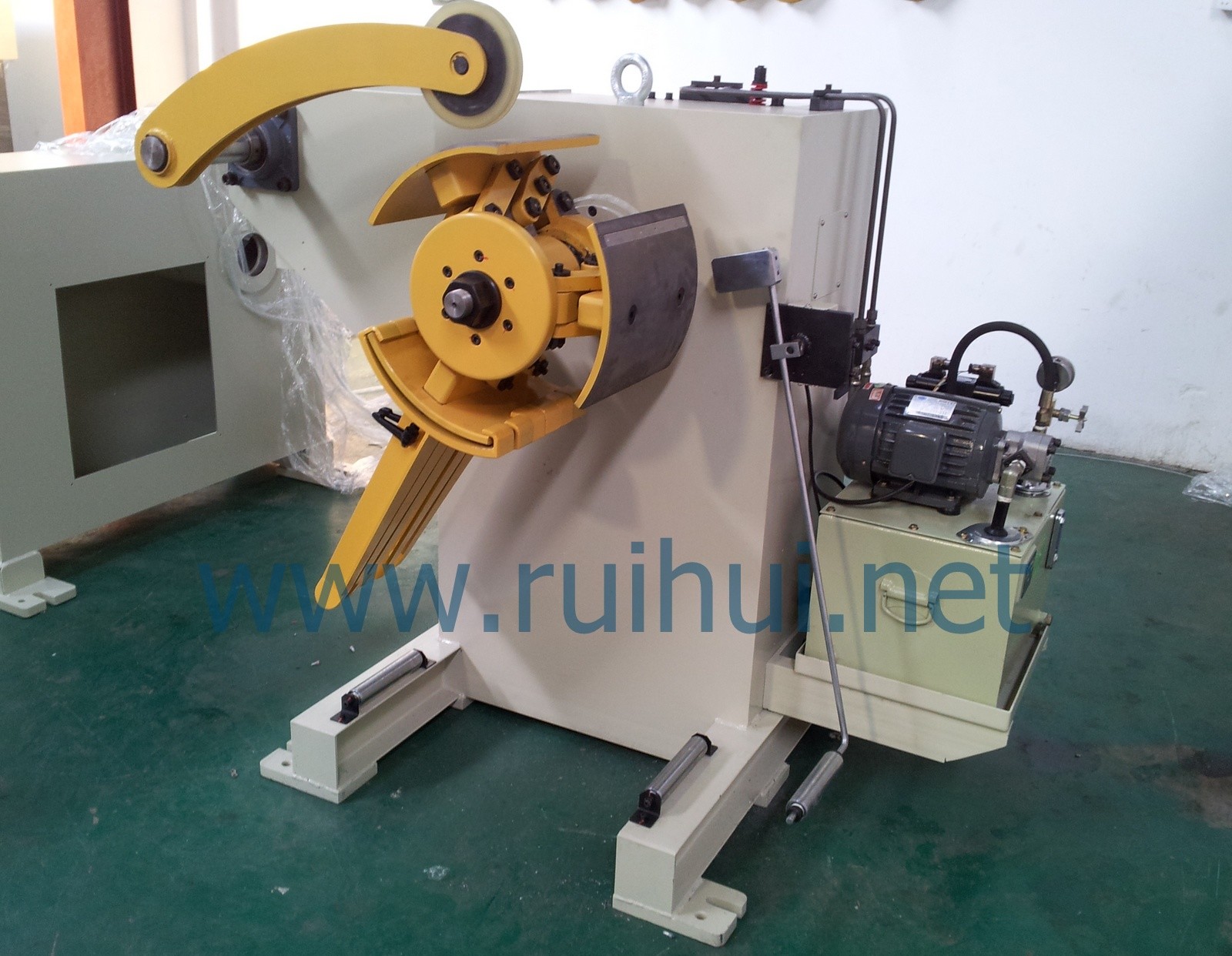 500kg Coil Weight Hydraulic Decoiler Machine With Manual Coil Block Expansion Mode