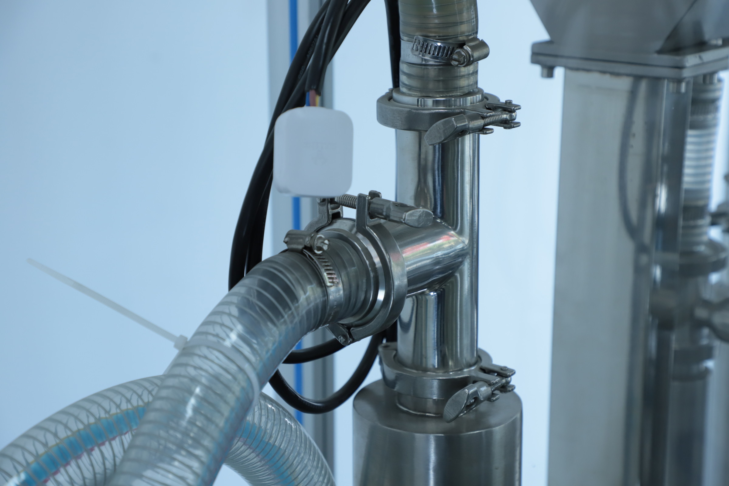 50-5000ML Automatic Bottle Filling Machine , SUS303 Carbonated Drink Bottling Machine
