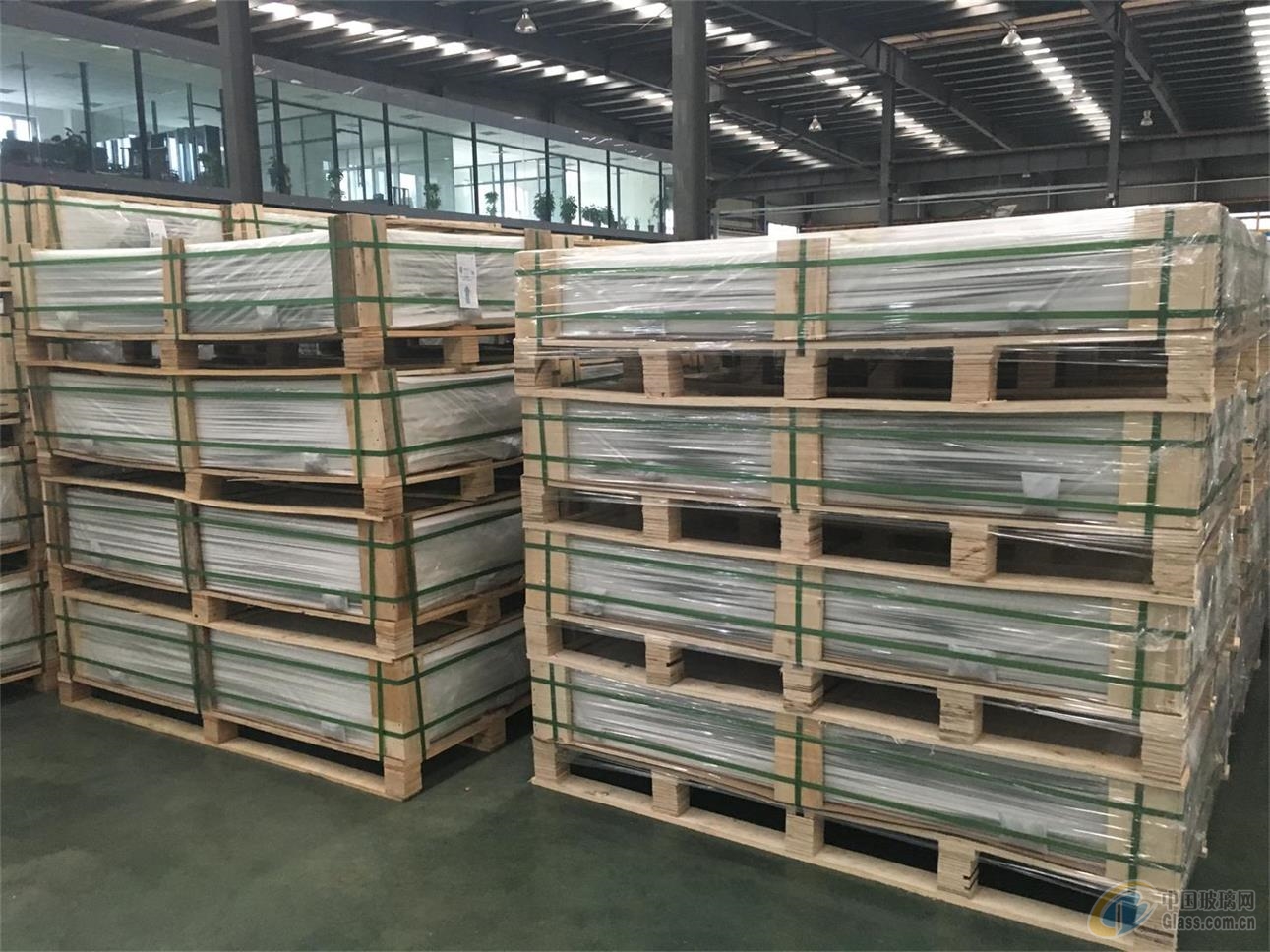 3.2mm 4mm High Light Transmittance Clear Low Iron Prismatic Matt Ar Coating Solar Glass For Solar Panels PV Modules