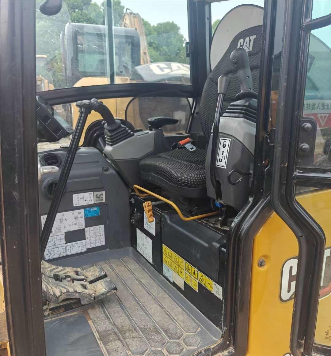 Mini Used Caterpillar EPA Engine Crawler Digger 2 Ton Hydraulic Excavator