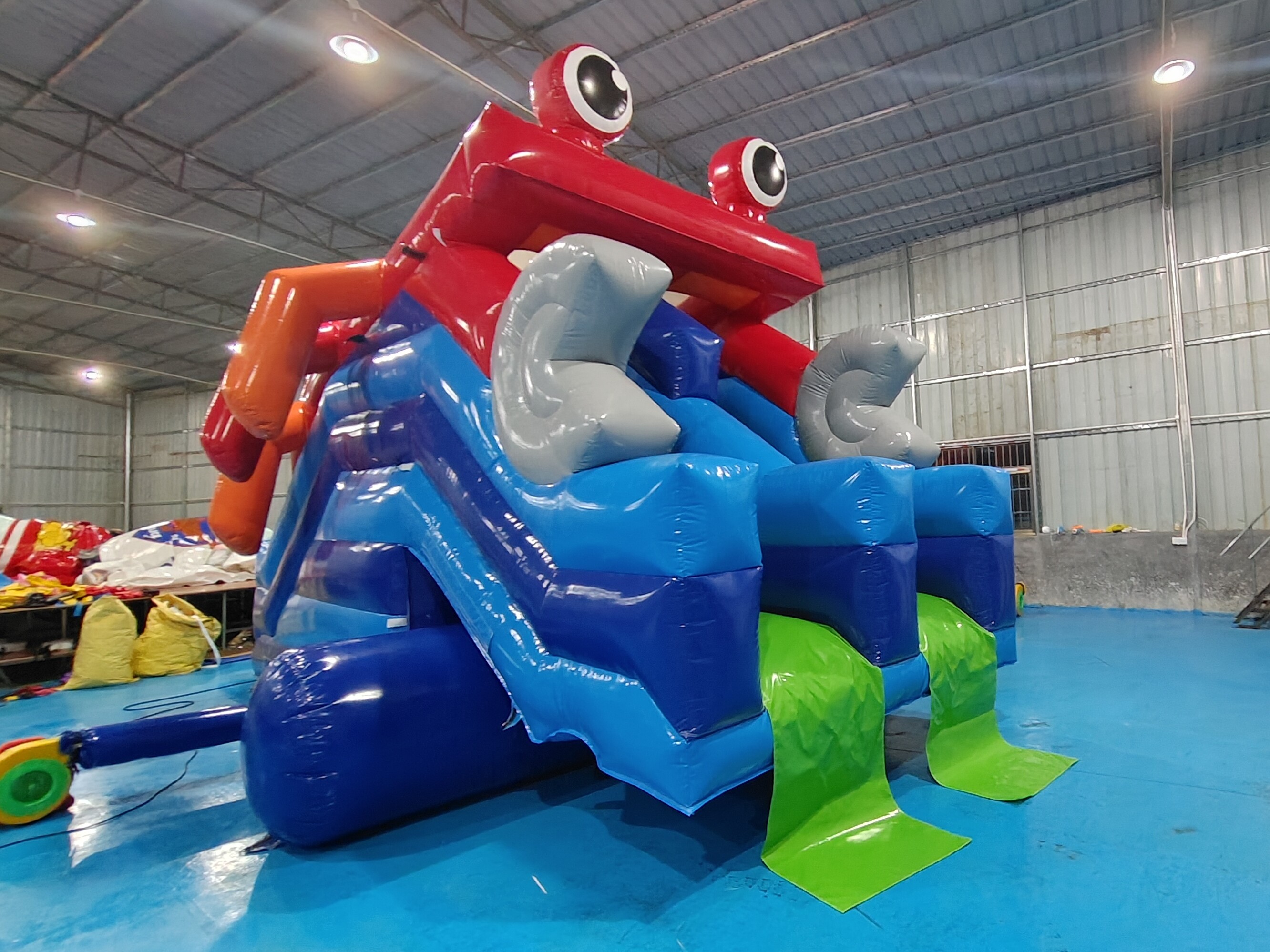 Commercial Grade Inflatable Dry Slide Crab Cartoon Inflatable High Double Slides For Kids And Adults