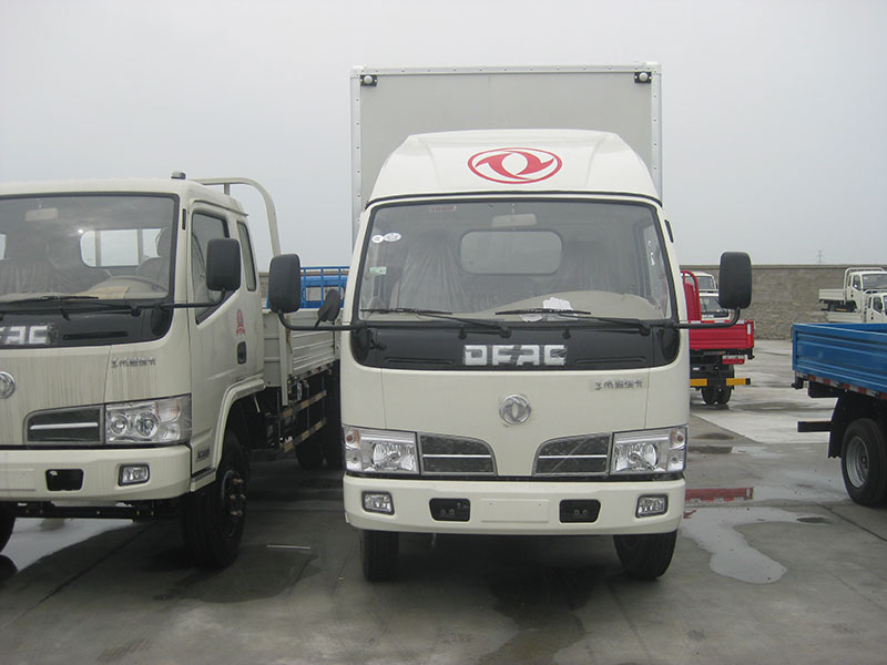 4x2 Cargo Van Truck 1.4 Ton Load Euro 5 Emission Standard Dongfeng for Your Benefit