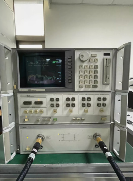Keysight Agilent 8510C Network Analyzer Broadband Measurements From 45 MHz To 50 GHz