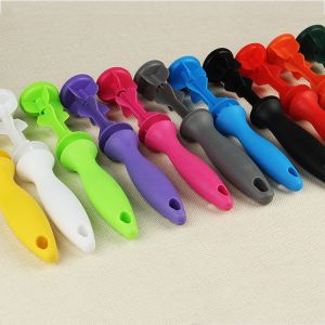 Vertical Carved Triangular Prism Lint Roller Plastic Handle