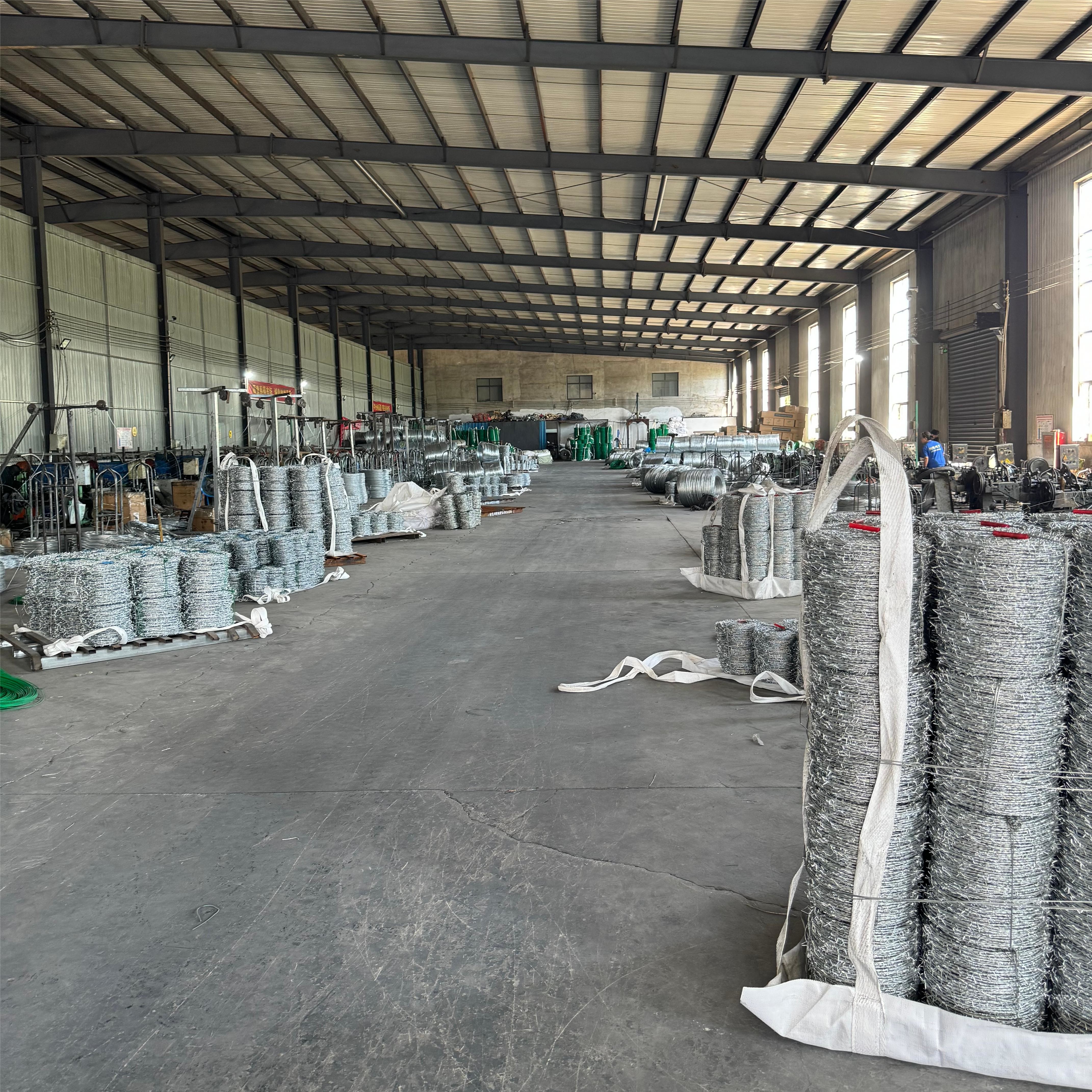 25mm barbed iron wire galvanized anti theft barbed wire security barb wire fence 12 gauge low carbon steel galvanized barbed wire pakistan barbed wire