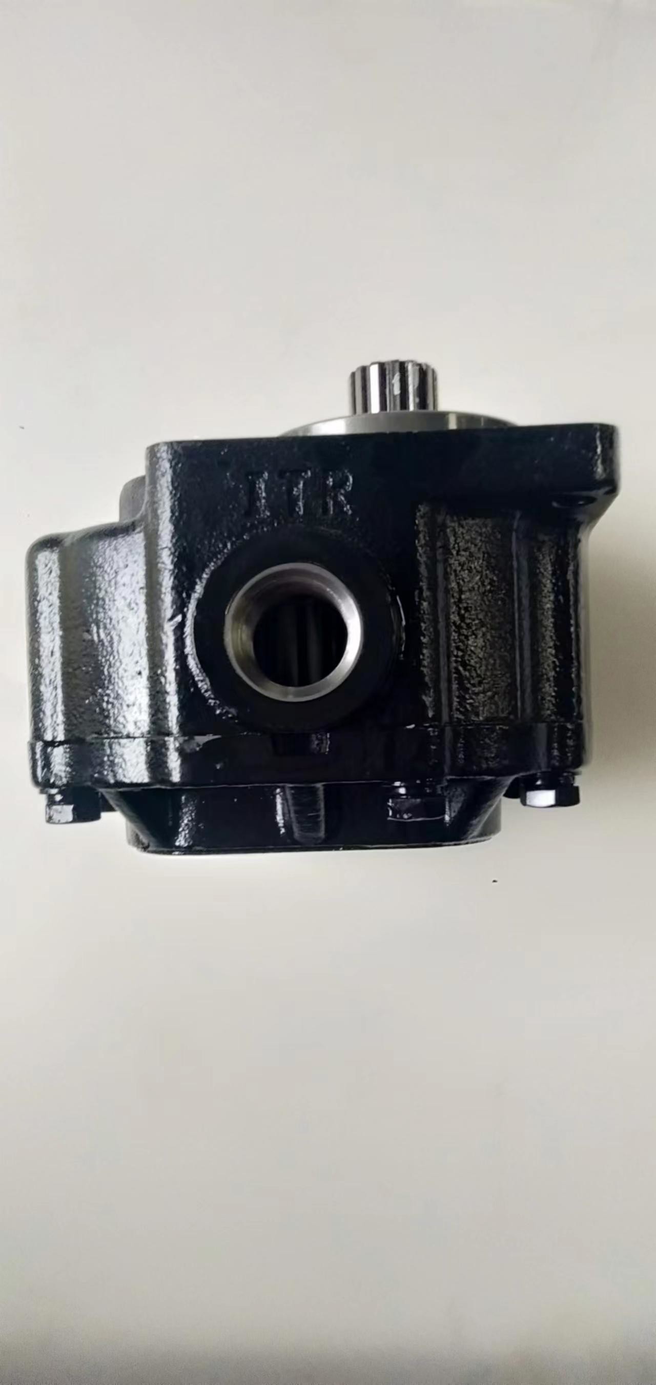 NT 1161071100 Gear Pump / Dump Truck Bulldozer Pump in & out oil ports same sizes black