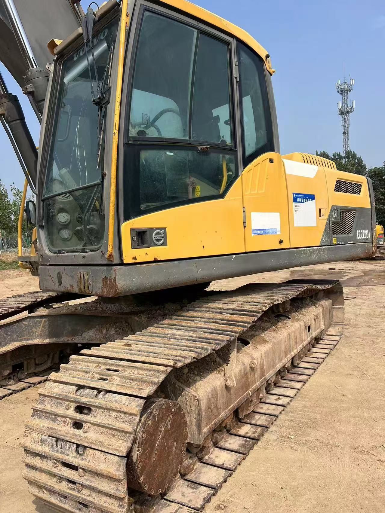22ton Original Engine Used Volvo EC220 Excavators Earth Excavating Heavy Equipment