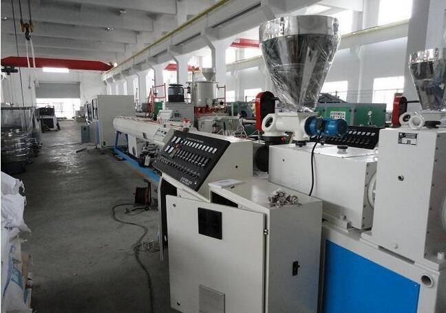 Double Screw 16-800mm pvc Plastic Pipe Extrusion Line For Agricultural Water Supply Systerm