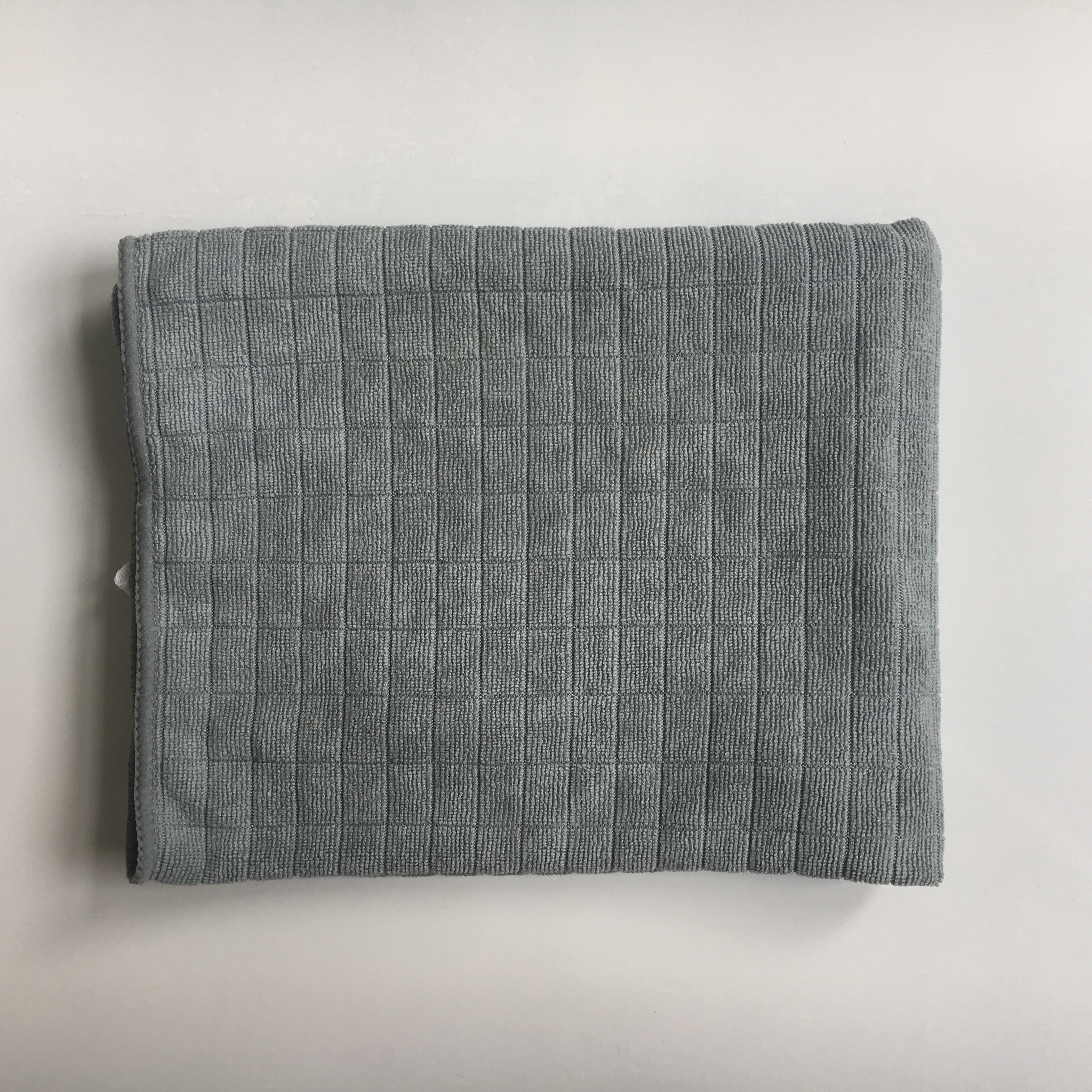 White 100% polyester grid bathroom towel