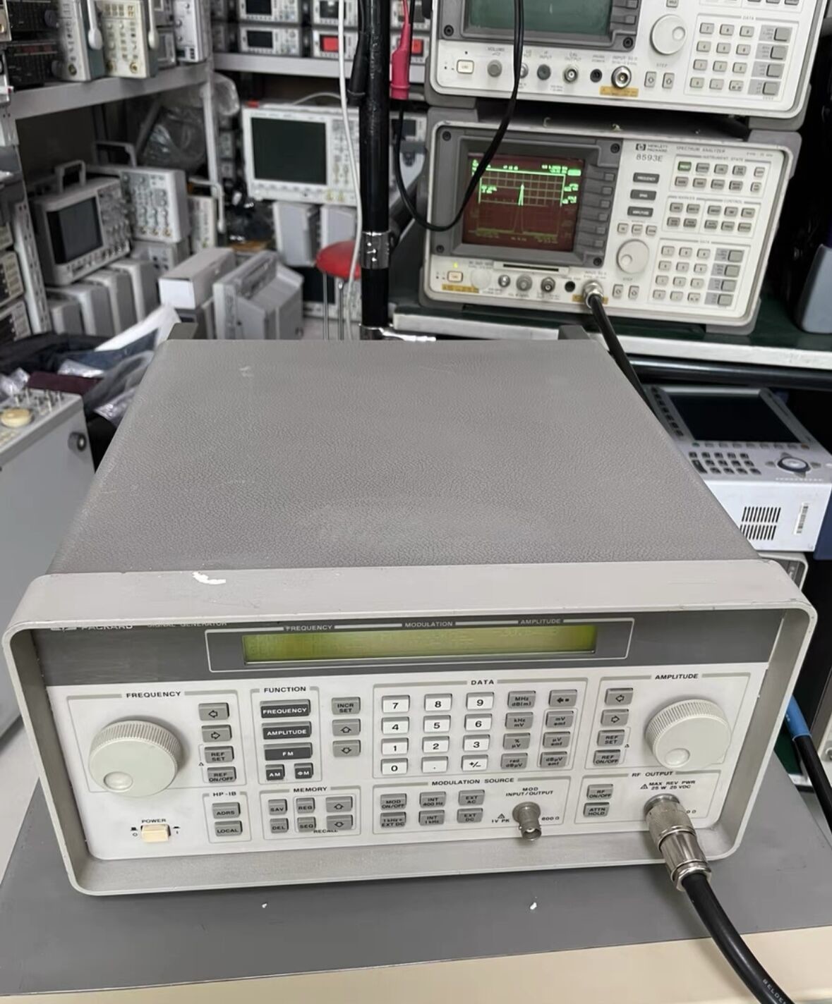 Keysight Agilent 8648C Synthesized Signal Generator 9KHz To 3200 MHz Benchtop/Rackmount