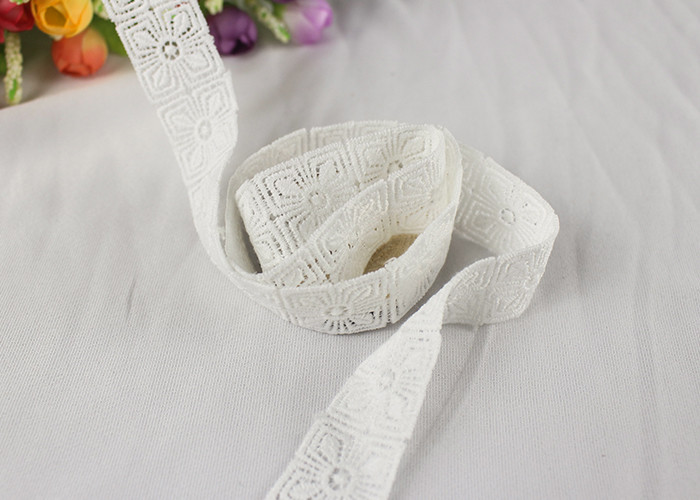 Chemical Solubility Polyester Lace Trim With Concise Quadrate Flower Design